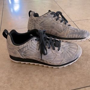 Women’s Alpine tie dye sneaker suede size 9